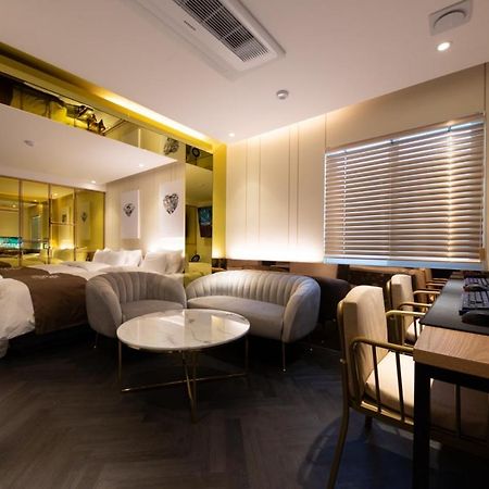 Hotel In Cafe Doksan Сеул Экстерьер фото