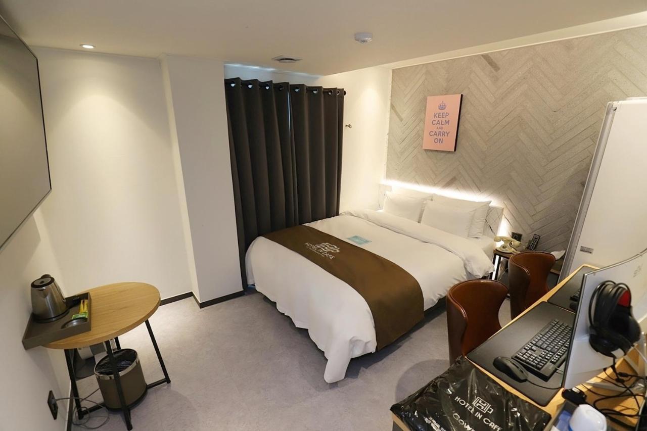 Hotel In Cafe Doksan Сеул Номер фото